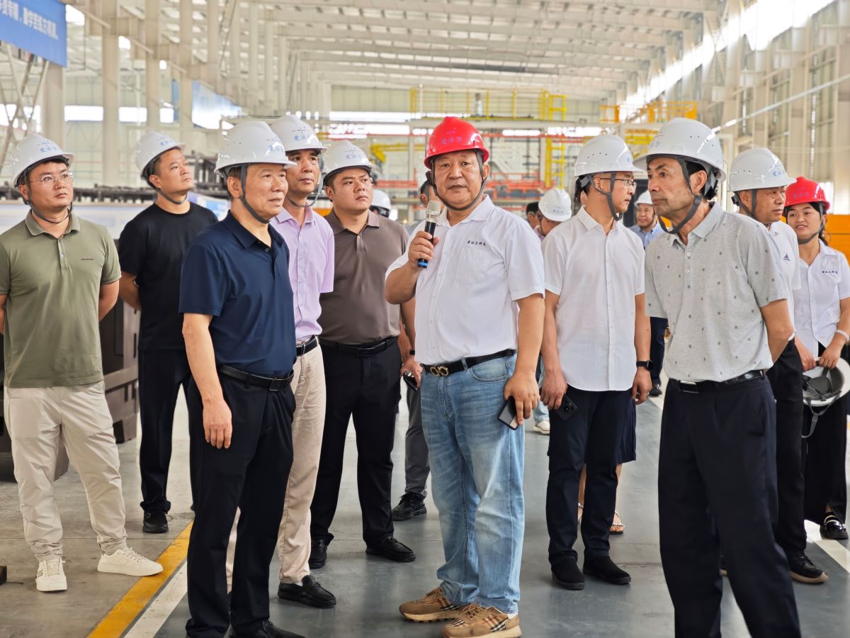 對(duì)標(biāo)先進(jìn)，共謀發(fā)展——新化縣企業(yè)家代表團(tuán)赴婁星產(chǎn)業(yè)開(kāi)發(fā)區(qū)考察學(xué)習(xí)