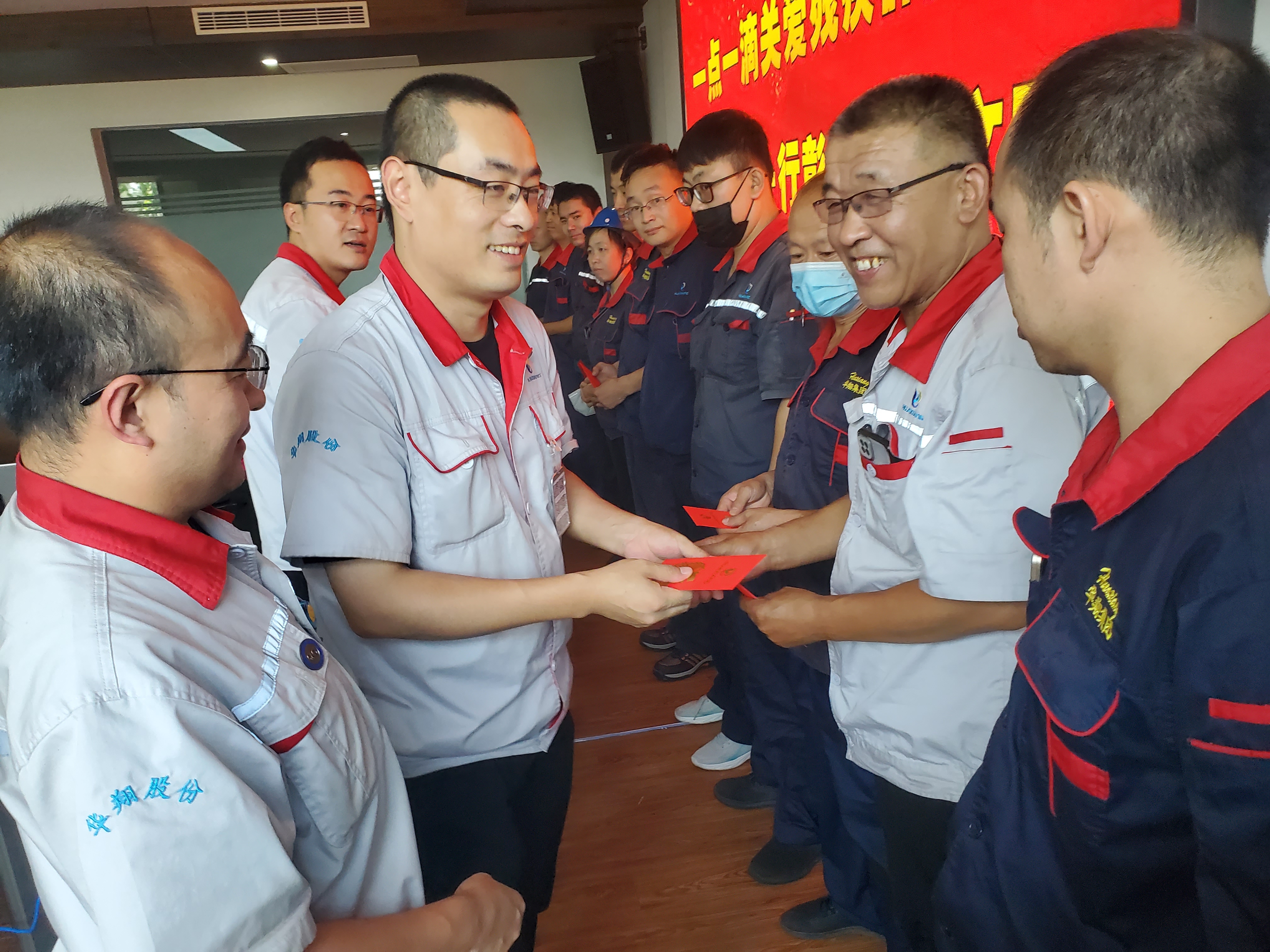 “扶殘助殘有你有我”，華翔很暖心！